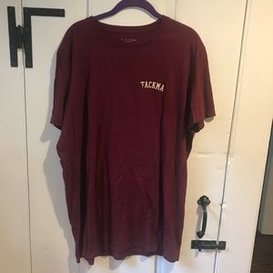Tackma Women’s T-Shirt Size Large Maroon